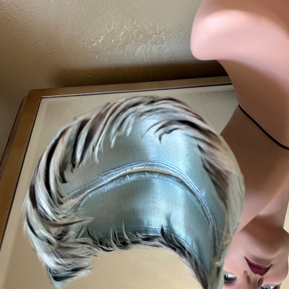 JOYFUL 1950\'s AQUA FEATHER COCKTAIL HAT. main image 7
